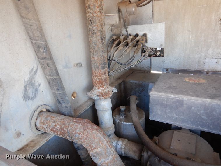 image for item DM6438 2011 International DuraStar 4400  fuel truck