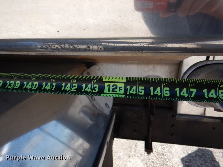 image for item DM6438 2011 International DuraStar 4400  fuel truck