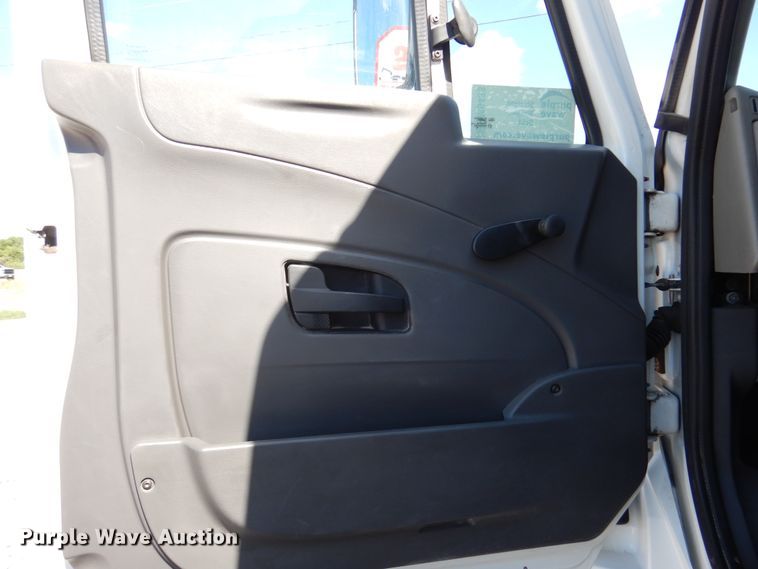 image for item DM6438 2011 International DuraStar 4400  fuel truck