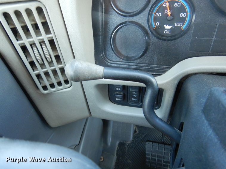 image for item DM6438 2011 International DuraStar 4400  fuel truck