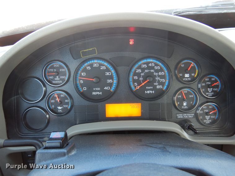 image for item DM6438 2011 International DuraStar 4400  fuel truck