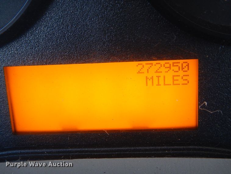 image for item DM6438 2011 International DuraStar 4400  fuel truck