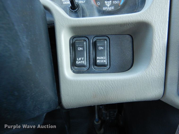 image for item DM6438 2011 International DuraStar 4400  fuel truck