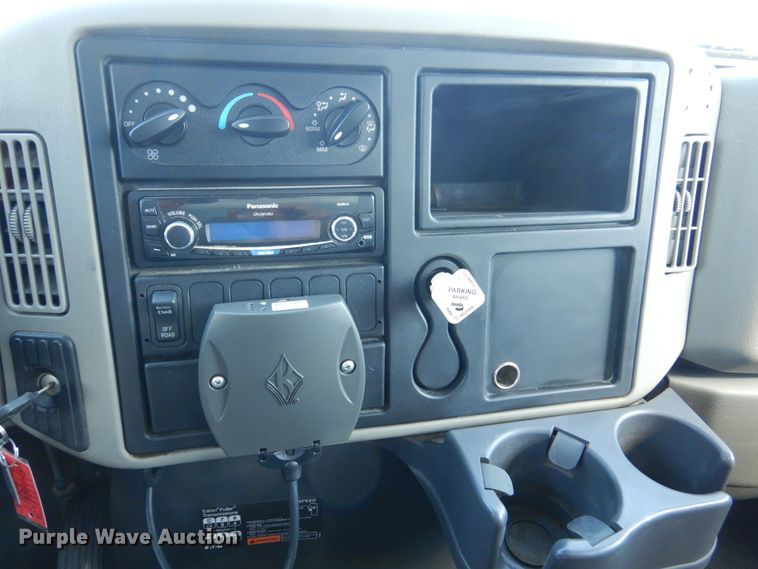 image for item DM6438 2011 International DuraStar 4400  fuel truck