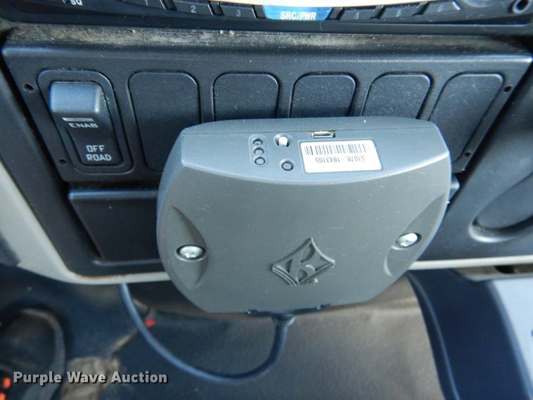 image for item DM6438 2011 International DuraStar 4400  fuel truck