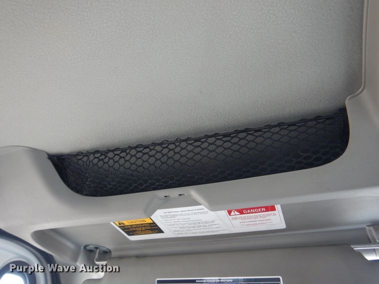 image for item DM6438 2011 International DuraStar 4400  fuel truck