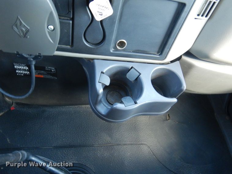 image for item DM6438 2011 International DuraStar 4400  fuel truck