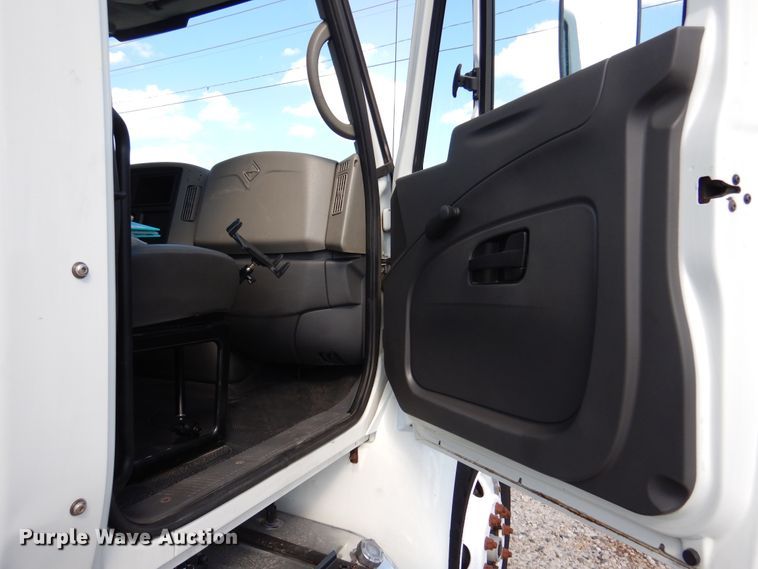 image for item DM6438 2011 International DuraStar 4400  fuel truck