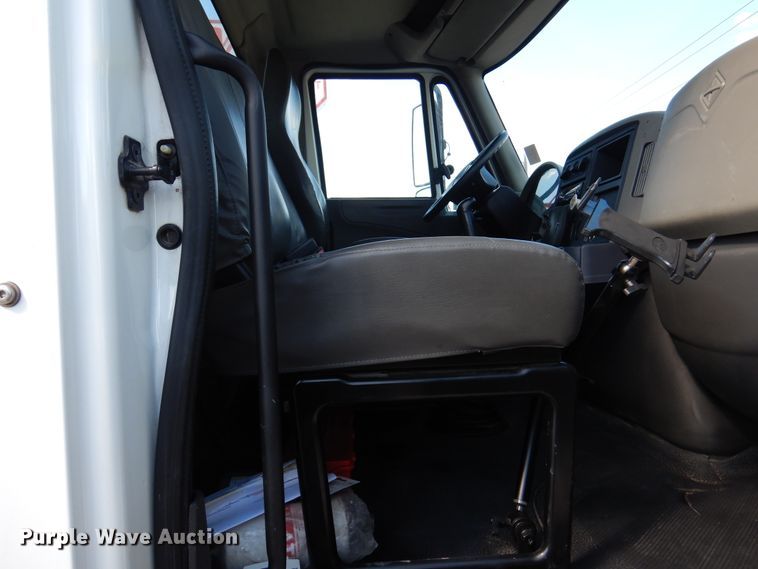 image for item DM6438 2011 International DuraStar 4400  fuel truck