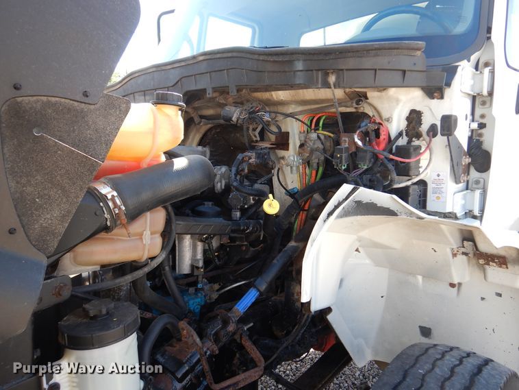 image for item DM6438 2011 International DuraStar 4400  fuel truck