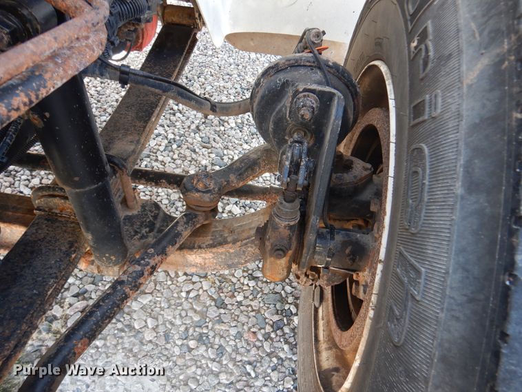 image for item DM6438 2011 International DuraStar 4400  fuel truck