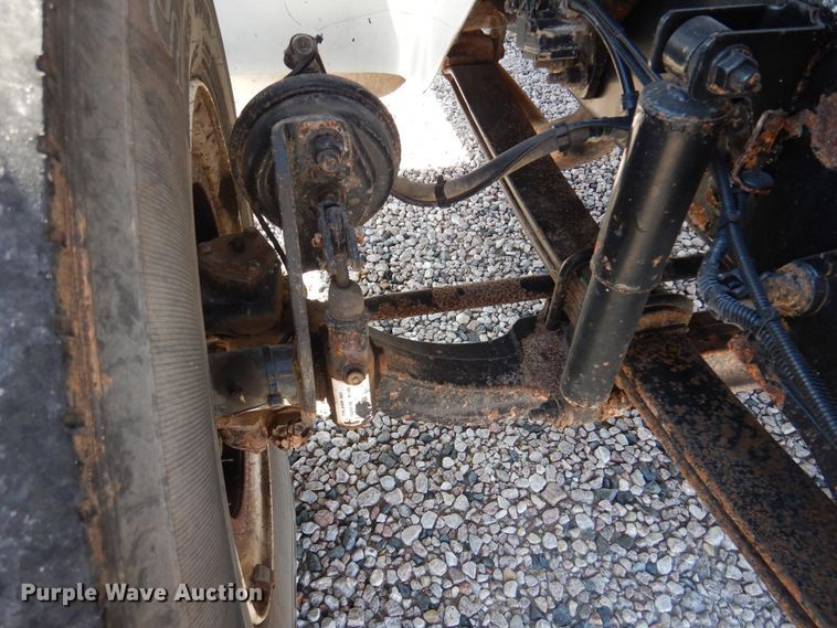 image for item DM6438 2011 International DuraStar 4400  fuel truck