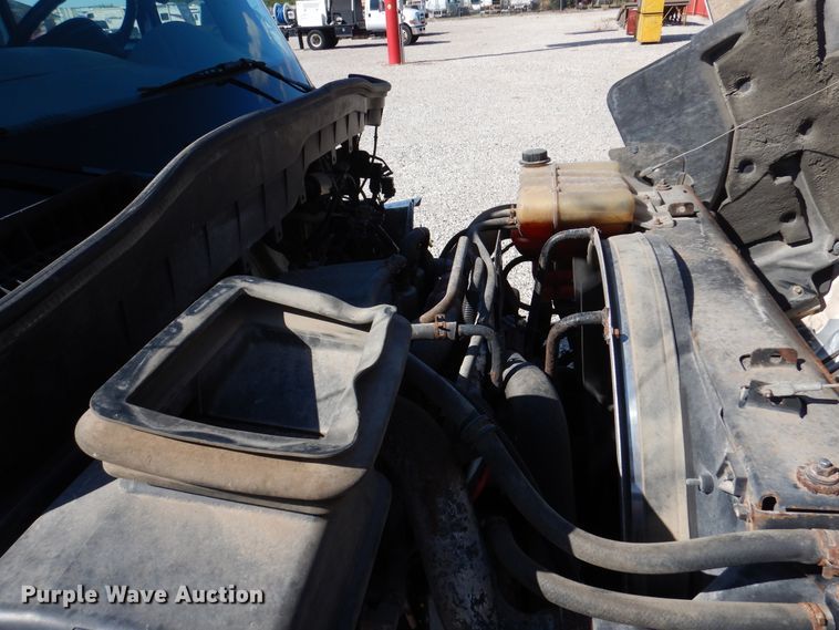 image for item DM6438 2011 International DuraStar 4400  fuel truck