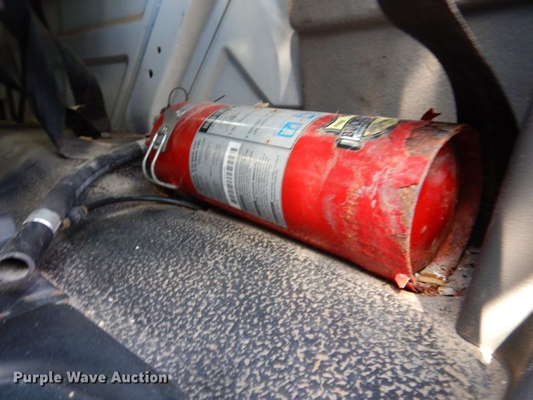 image for item DM6438 2011 International DuraStar 4400  fuel truck