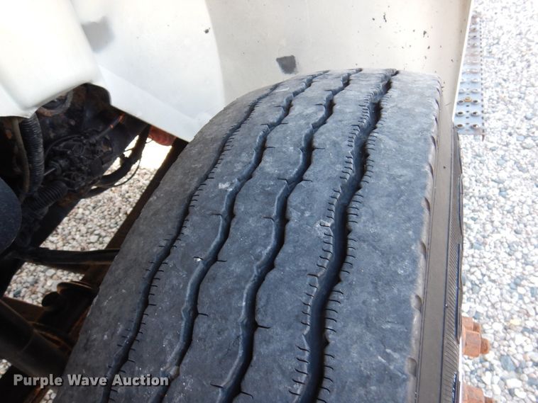 image for item DM6438 2011 International DuraStar 4400  fuel truck