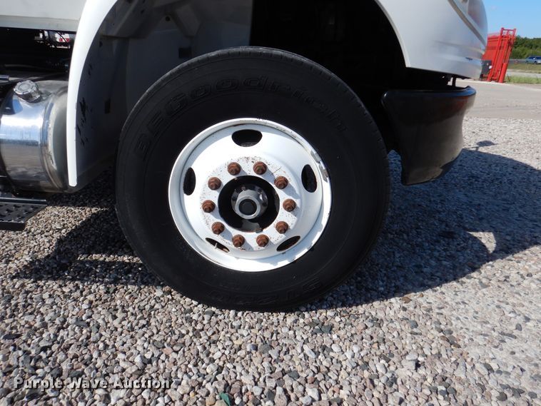 image for item DM6438 2011 International DuraStar 4400  fuel truck