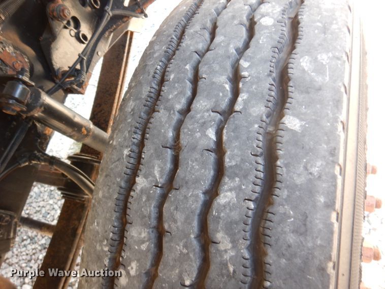 image for item DM6438 2011 International DuraStar 4400  fuel truck