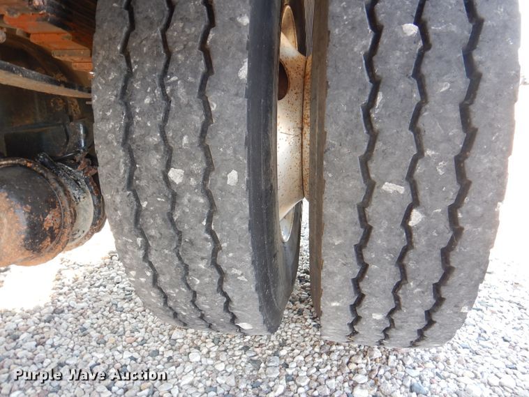 image for item DM6438 2011 International DuraStar 4400  fuel truck