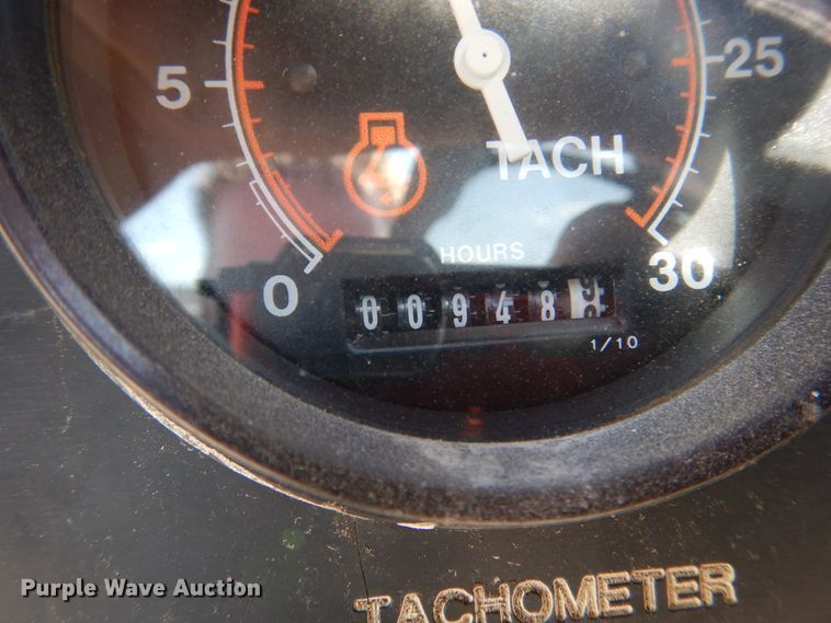 image for item DM6439 1999 Ford F800  vacuum truck