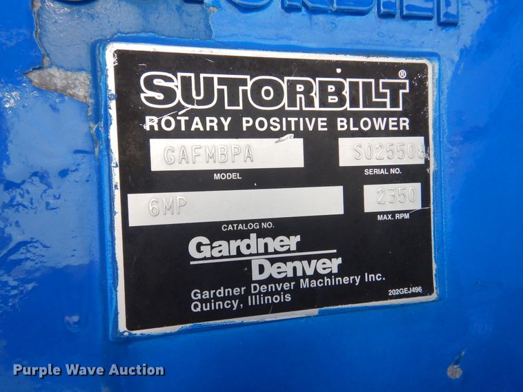 image for item DM6439 1999 Ford F800  vacuum truck