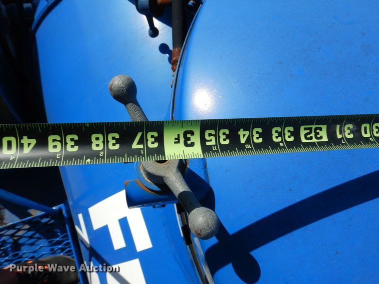 image for item DM6439 1999 Ford F800  vacuum truck