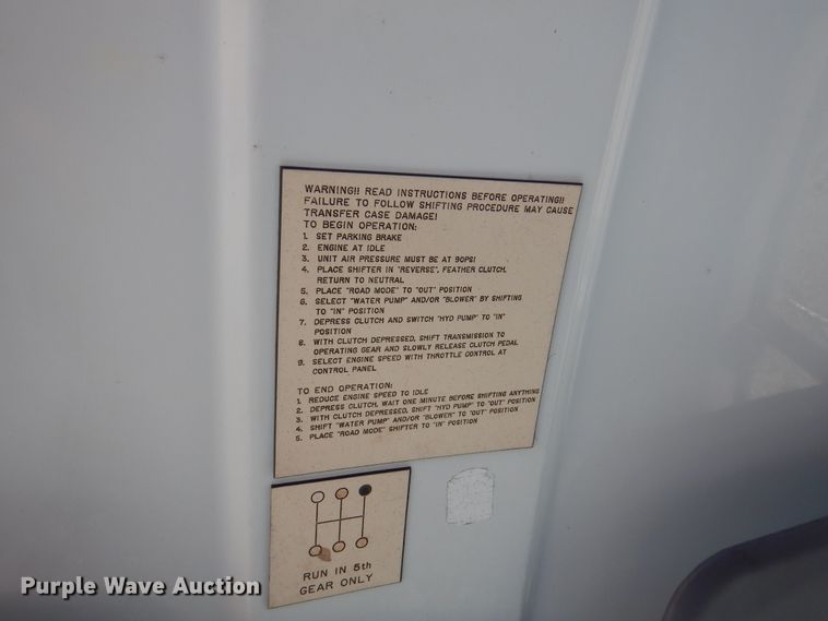 image for item DM6439 1999 Ford F800  vacuum truck