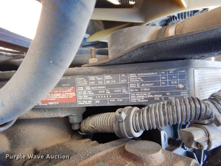 image for item DM6439 1999 Ford F800  vacuum truck