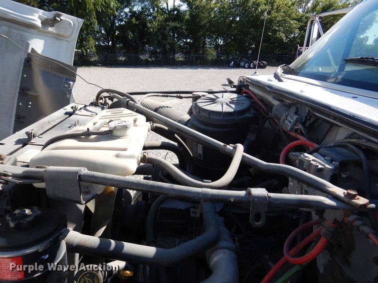 image for item DM6439 1999 Ford F800  vacuum truck