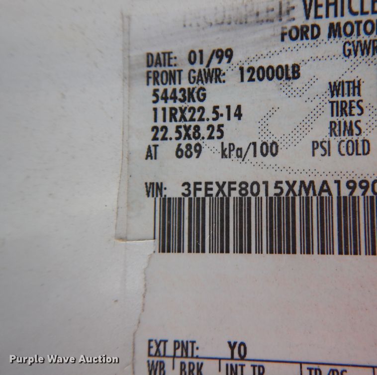 image for item DM6439 1999 Ford F800  vacuum truck