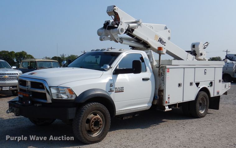 image for item DM6440 2016 Dodge Ram 5500HD  bucket truck