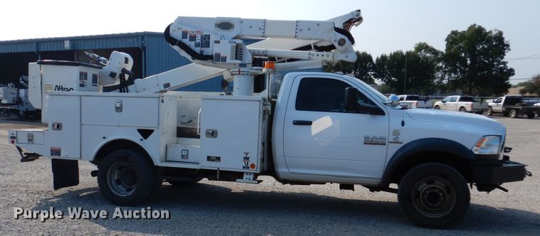 image for item DM6440 2016 Dodge Ram 5500HD  bucket truck