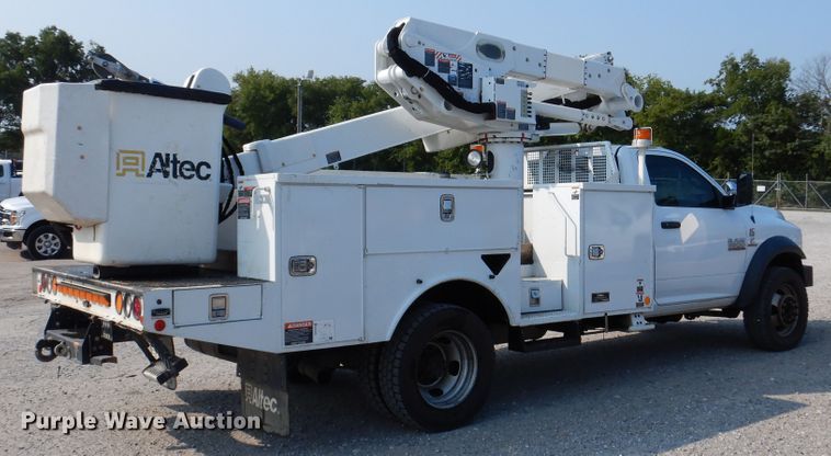 image for item DM6440 2016 Dodge Ram 5500HD  bucket truck