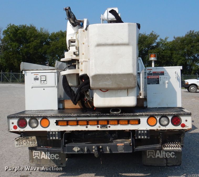 image for item DM6440 2016 Dodge Ram 5500HD  bucket truck