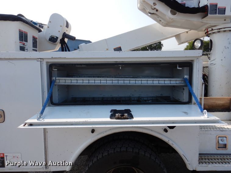 image for item DM6440 2016 Dodge Ram 5500HD  bucket truck