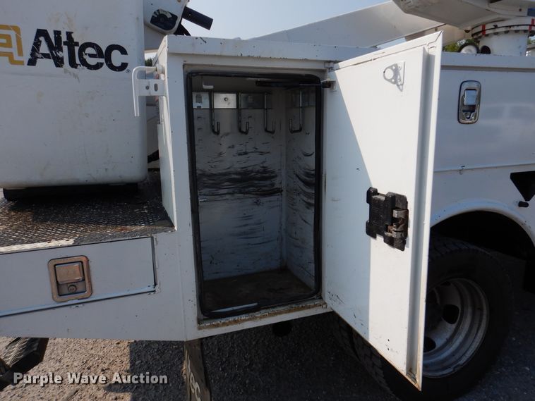 image for item DM6440 2016 Dodge Ram 5500HD  bucket truck