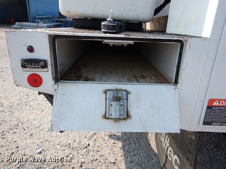 image for item DM6440 2016 Dodge Ram 5500HD  bucket truck