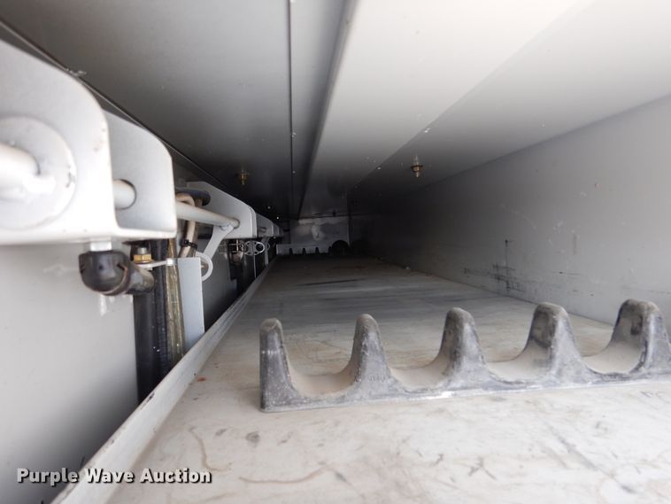 image for item DM6440 2016 Dodge Ram 5500HD  bucket truck