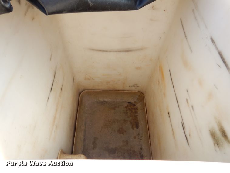 image for item DM6440 2016 Dodge Ram 5500HD  bucket truck