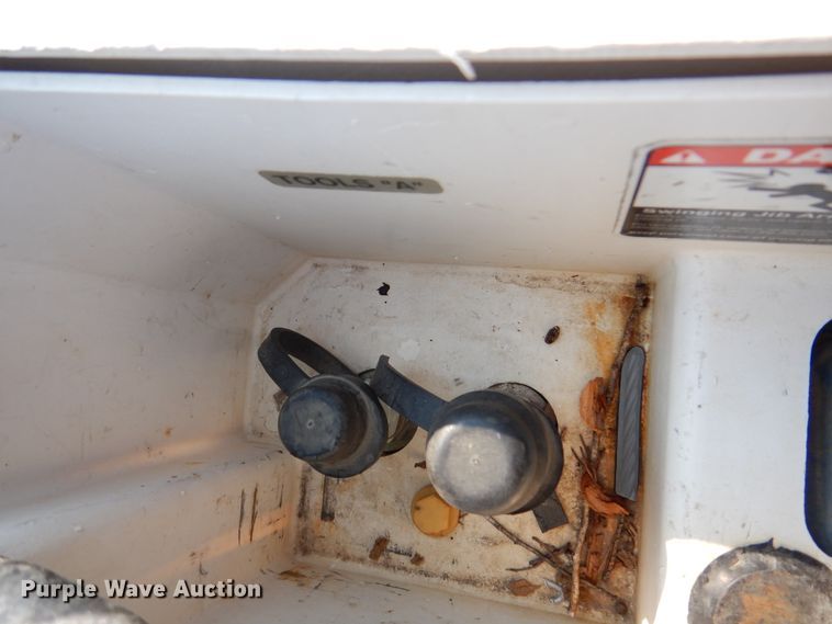 image for item DM6440 2016 Dodge Ram 5500HD  bucket truck