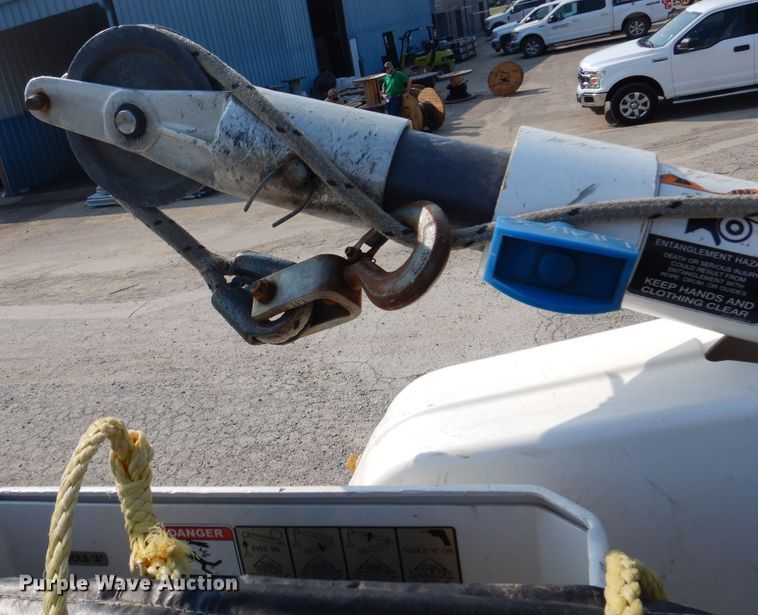 image for item DM6440 2016 Dodge Ram 5500HD  bucket truck