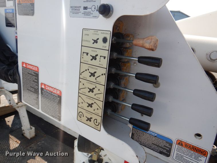 image for item DM6440 2016 Dodge Ram 5500HD  bucket truck