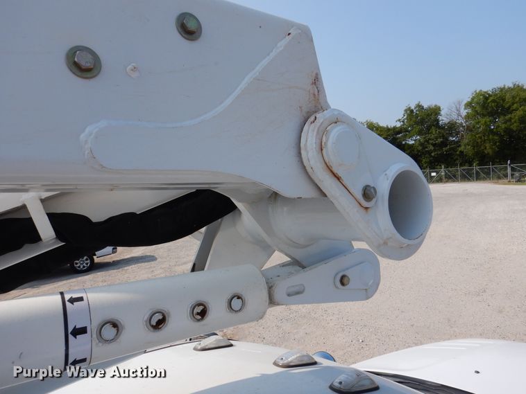 image for item DM6440 2016 Dodge Ram 5500HD  bucket truck