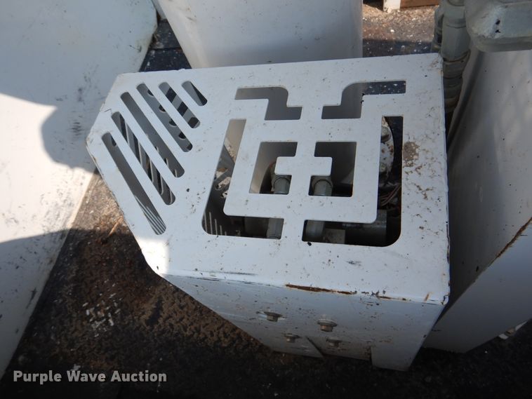 image for item DM6440 2016 Dodge Ram 5500HD  bucket truck