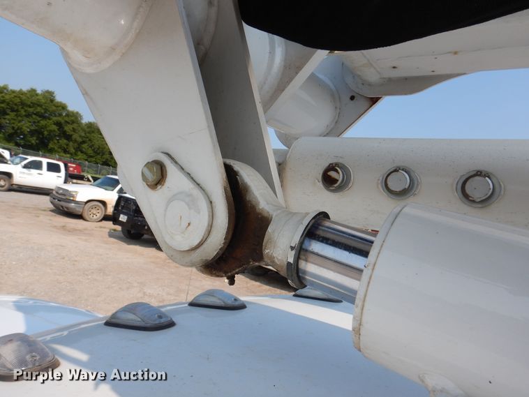 image for item DM6440 2016 Dodge Ram 5500HD  bucket truck