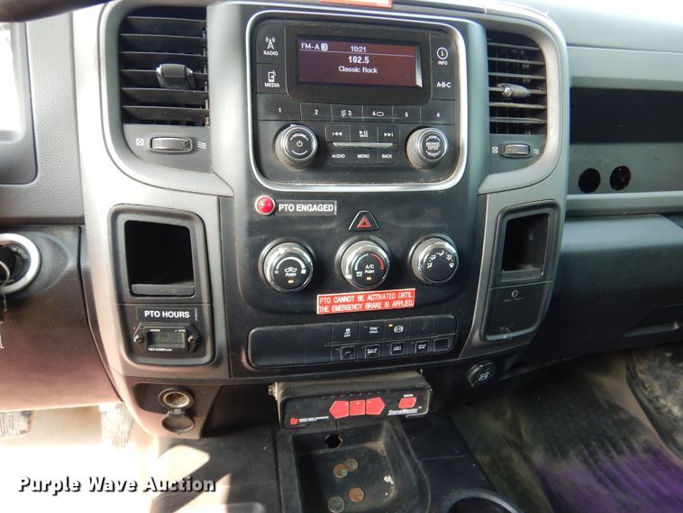 image for item DM6440 2016 Dodge Ram 5500HD  bucket truck