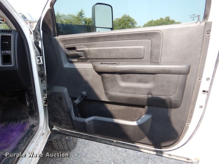 image for item DM6440 2016 Dodge Ram 5500HD  bucket truck