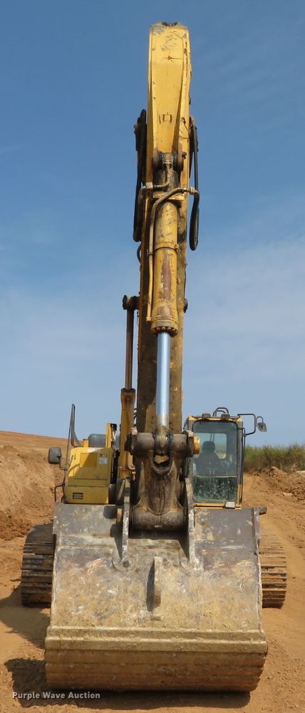 image for item DN5976 2005 Komatsu PC600LC-7  excavator