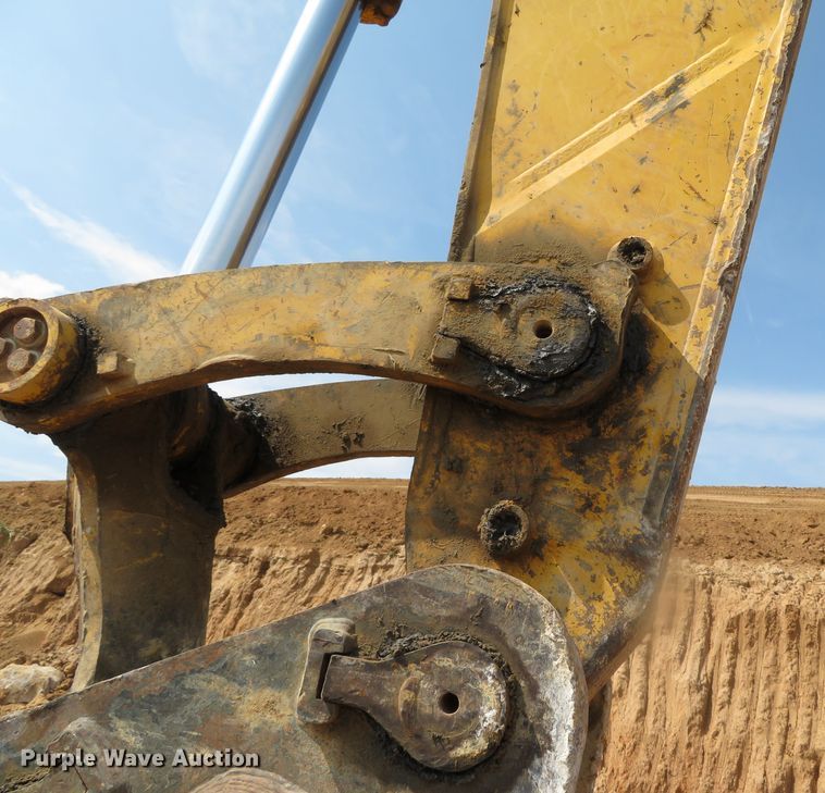 image for item DN5976 2005 Komatsu PC600LC-7  excavator