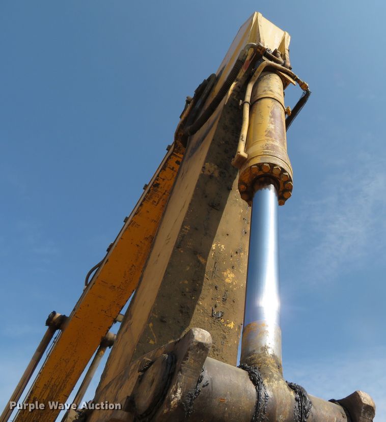 image for item DN5976 2005 Komatsu PC600LC-7  excavator