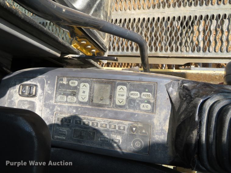 image for item DN5976 2005 Komatsu PC600LC-7  excavator